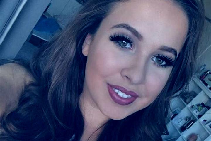 Layla, 31, a dark blonde amber-eyed mixed companion based in Raja Ranapur. Offering Dinner Date, Girlfriend Experience, Couples. Available for incall and out...