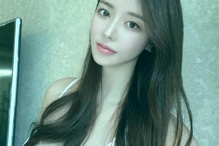 Layla, 31 — Escort in Baoshui, China