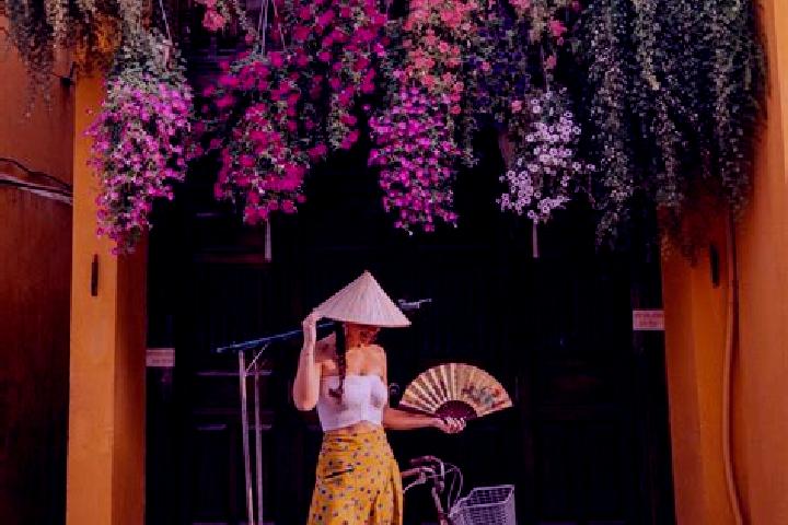 Layla, 31 — Escort in Cho, Vietnam