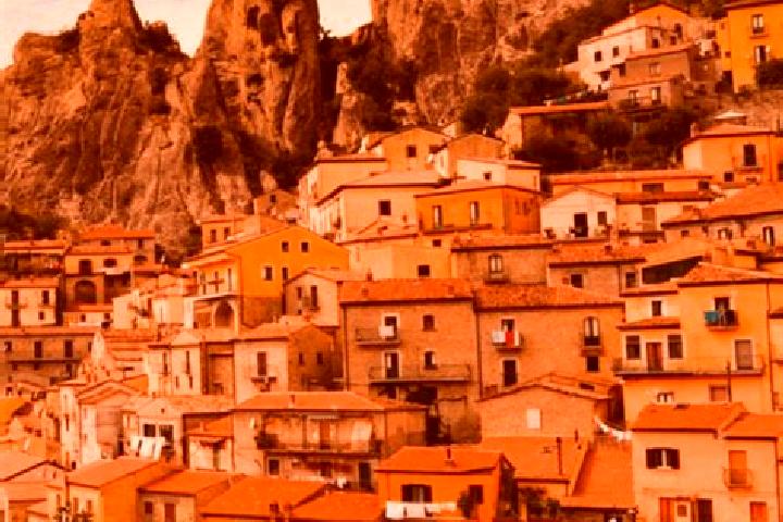 Layla, 31 — Escort in Montalbano Jonico, Italy