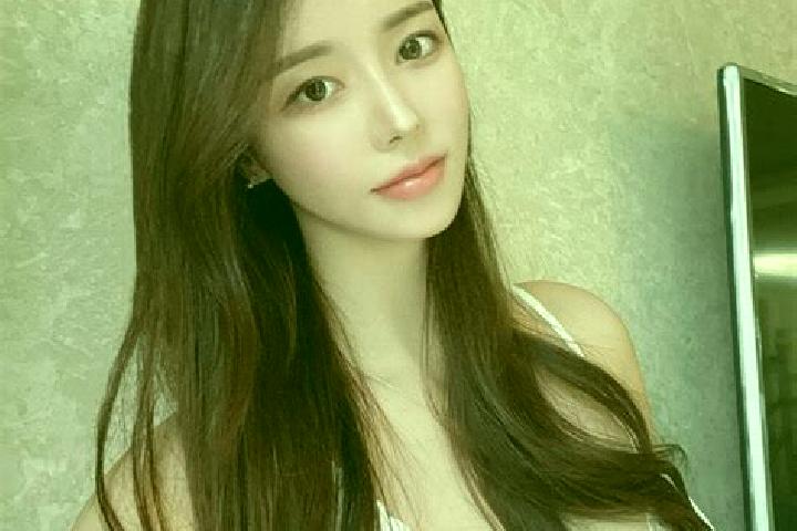 Layla, 31 — Escort in Xiuxi, China