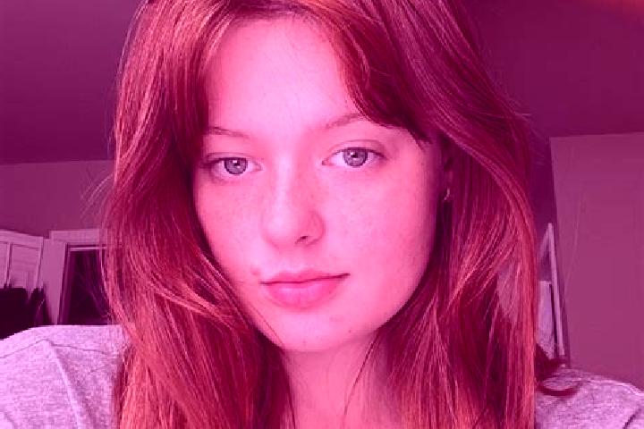 Layla, 32, a auburn brown-eyed caucasian companion based in Zito. Offering CIM, 69, Travel Companion. Available for incall and outcall, day and evening dates.
