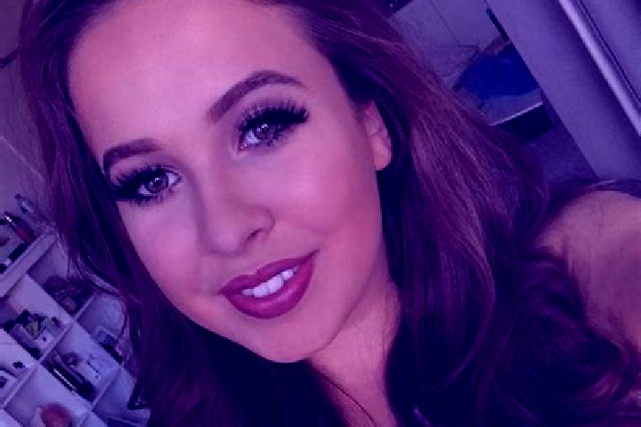 Layla, 32, a brunette grey-eyed european companion based in Guadassuar. Offering Erotic Massage, Overnight, Dinner Date. Available for incall and outcall, da...