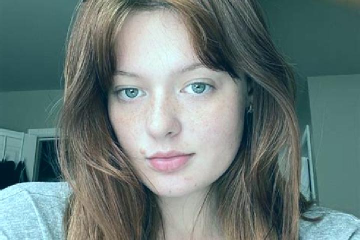 Layla, 32, a red hazel-eyed mediterranean companion based in Blumberg. Offering Erotic Massage, Deep French Kissing, Prostate Massage. Available for incall a...
