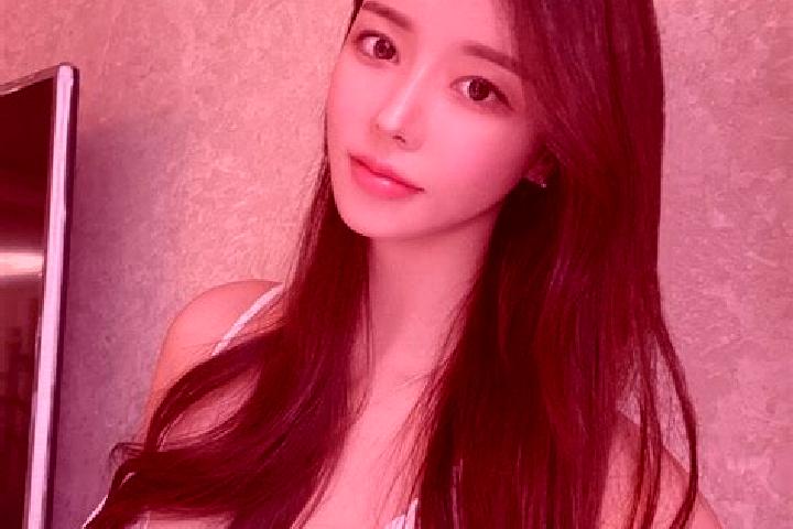Layla, 32 — Escort in Jiamaying, China