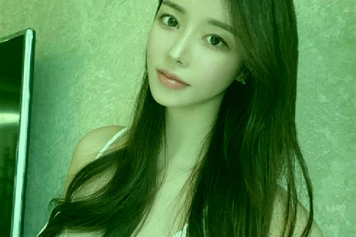 Layla, 32 — Escort in Xiniqi, China
