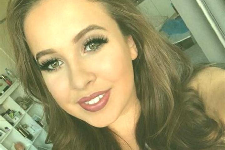 Layla, 33, a red brown-eyed caucasian companion based in Kochendorf. Offering Striptease, 69, Dinner Date, Erotic Massage. Available for incall and outcall, ...