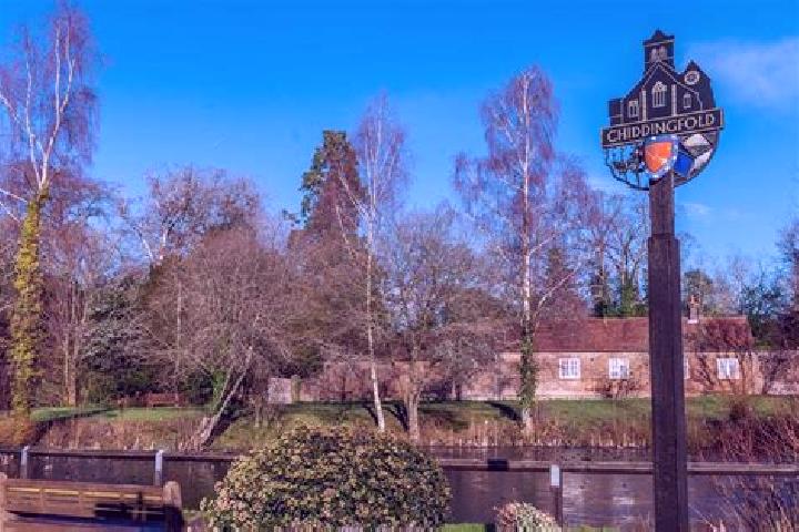 Layla, 33 — Escort in Chiddingfold, United Kingdom