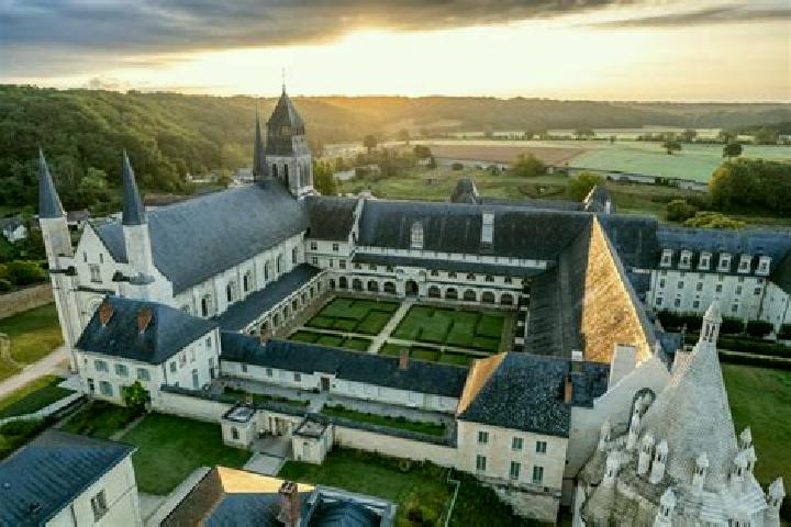 Layla, 33 — Escort in Fontevraud-l Abbaye, France