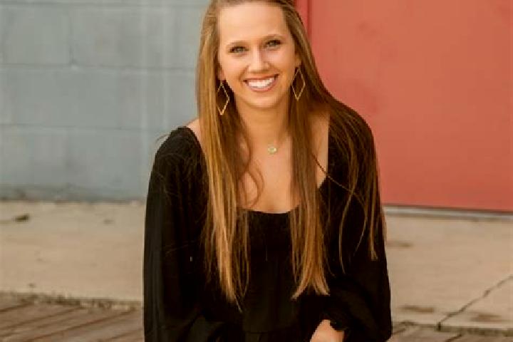 Layla, 33 — Escort in Fox Farm-College, United States