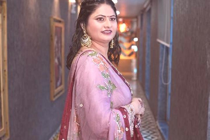 Layla, 33 — Escort in Tanda, India
