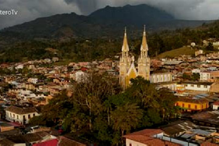 Layla, 33 — Escort in Tibirita, Colombia