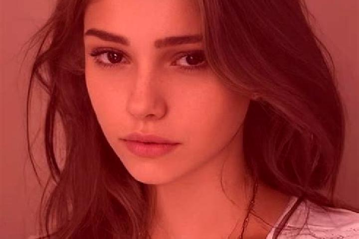 Layla, 34, a black grey-eyed slavic companion based in Renascenca. Offering Party Girl, Domination, CIM. Available for incall and outcall, day and evening da...