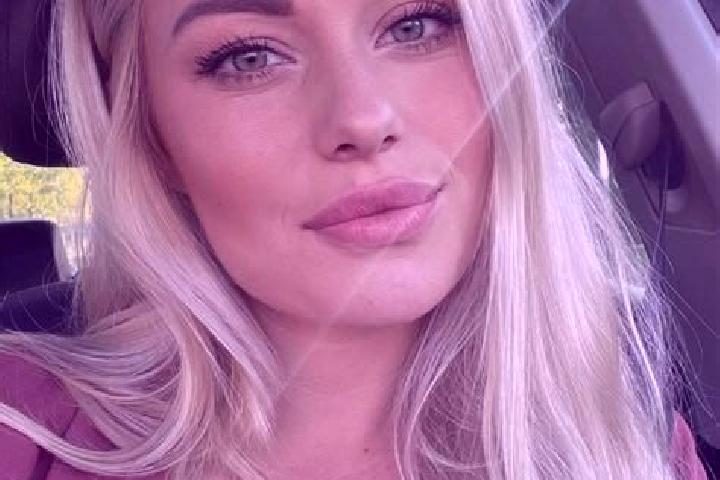 Layla, 34, a blonde hazel-eyed mediterranean companion based in Torreratti-Persi. Offering BDSM, Prostate Massage, Tantra, Domination. Available for incall a...