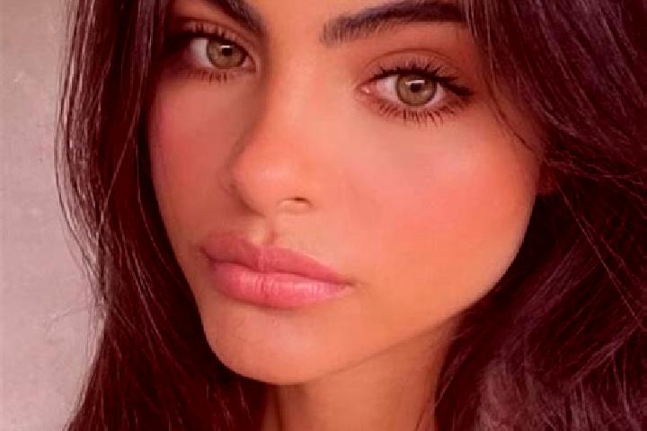 Layla, 34, a brunette green-eyed latina companion based in Yagmurlu. Offering A-Level, OWO, Travel Companion, GFE. Available for incall and outcall, overnigh...