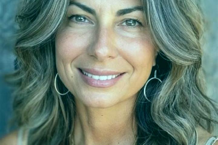 Layla, 34, a brunette grey-eyed latina companion based in Clussais. Offering Couples, Overnight, GFE. Available for incall and outcall, day and evening dates.