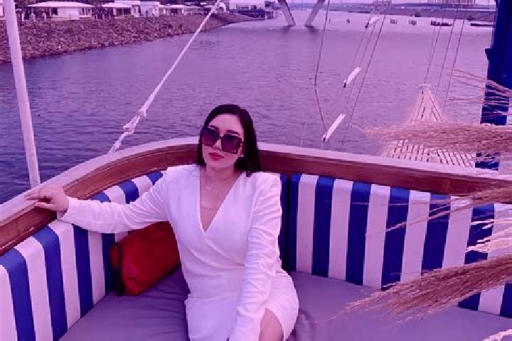 Layla, 34 — Escort in Bobong, Indonesia