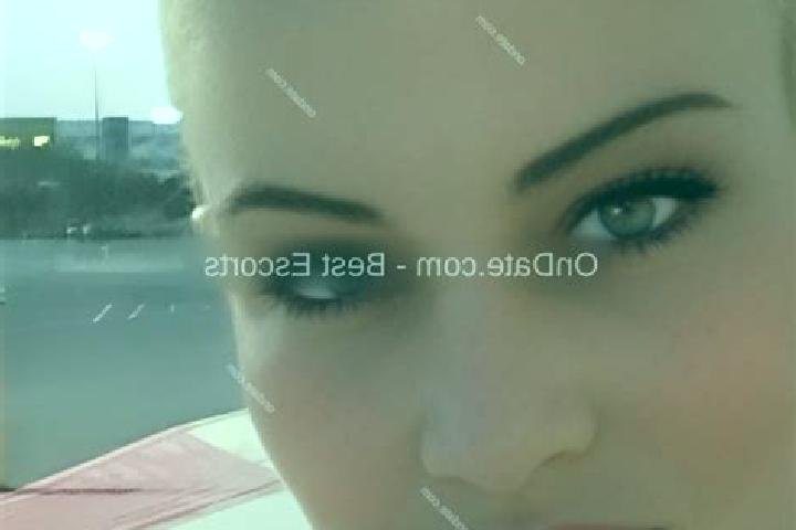 Layla, 34 — Escort in Brzuze, Poland