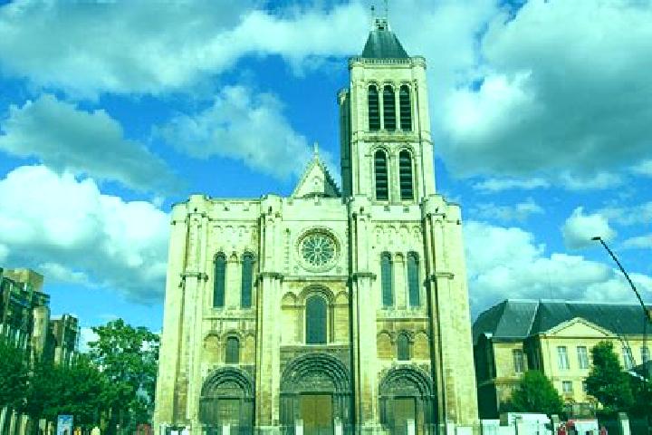 Layla, 34 — Escort in Porte Saint-Denis, France