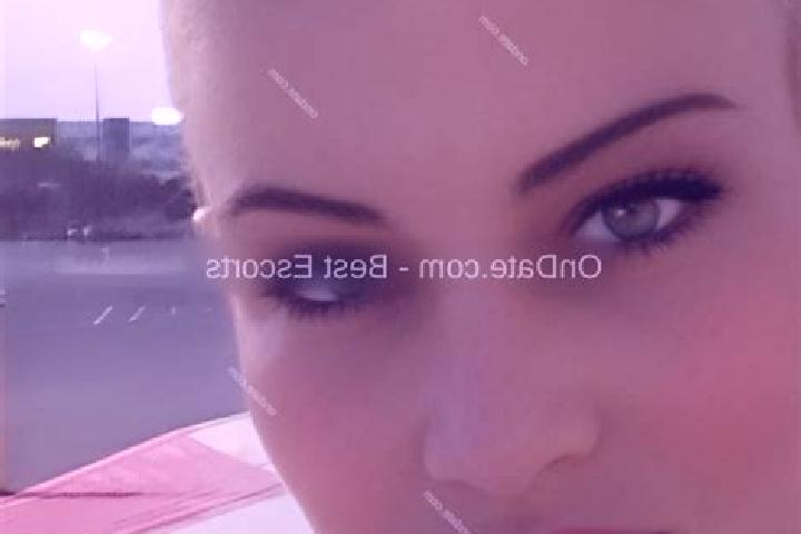 Layla, 34 — Escort in Vsemina, Czech Republic