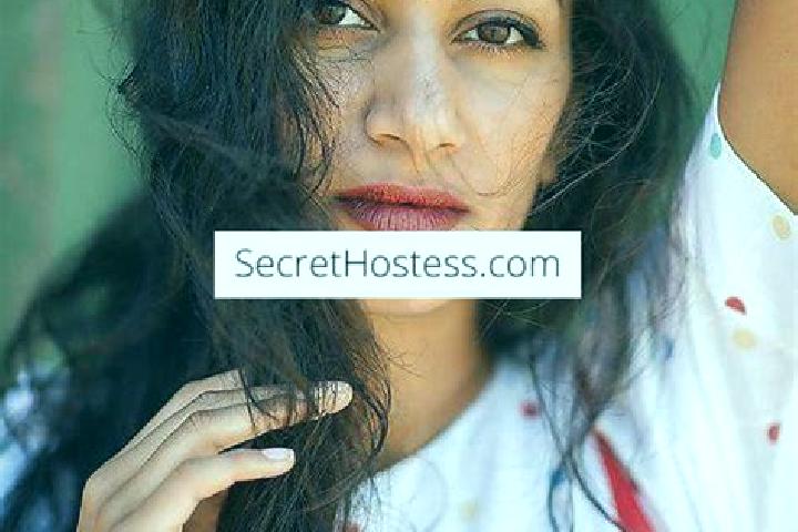 Layla, 35, a black grey-eyed indian companion based in Enosburg Falls. Offering A-Level, Fetish, Erotic Massage, Girlfriend Experience, CIM. Available for in...