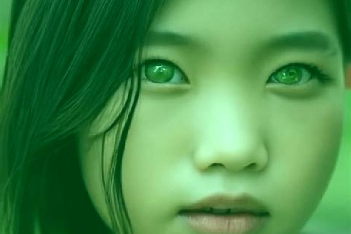 Layla, 35, a red green-eyed asian companion based in Repentigny. Offering Roleplay, BDSM, Domination, Girlfriend Experience. Available for incall and outcall...