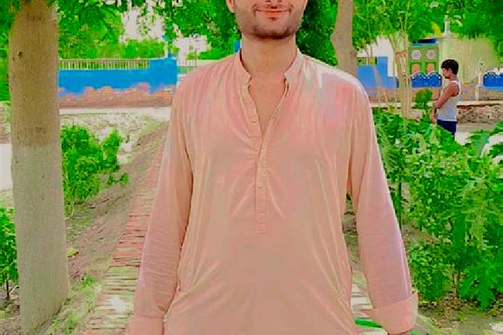 Layla, 35 — Escort in Dera Allahyar, Pakistan