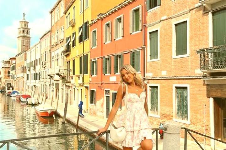 Layla, 35 — Escort in Venice, Italy