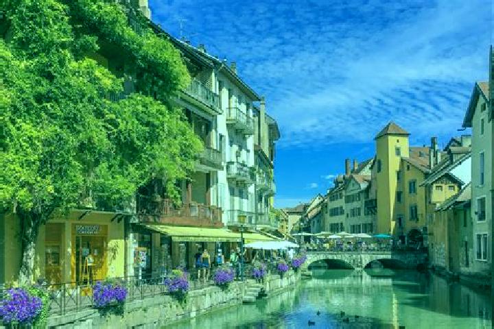 Layla, 35 — Escort in Venizel, France
