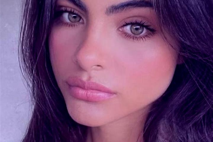 Layla, 36, a chestnut amber-eyed indian companion based in Kosikha. Offering Dinner Date, Tantra, A-Level, Prostate Massage, OWO. Available for incall and ou...