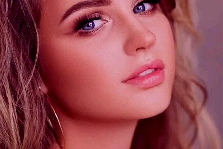 Layla, 36, a dark blonde blue-eyed mediterranean companion based in Tuliman. Offering Party Girl, Girlfriend Experience, OWO, BDSM, 69. Available for incall ...
