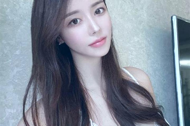 Layla, 36 — Escort in Gongchenqiao, China