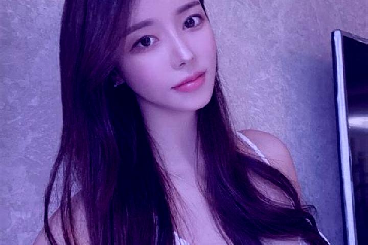 Layla, 36 — Escort in Mashui, China