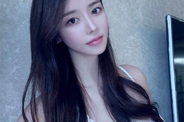 Layla, 36 — Escort in Shiziqiao, China