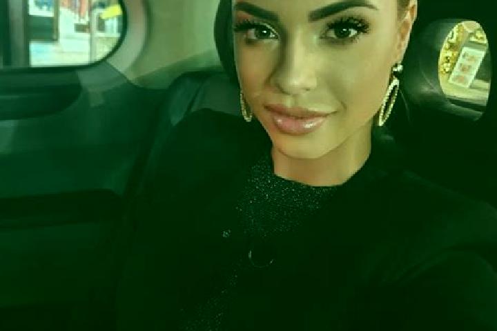 Layla, 37, a black brown-eyed european companion based in Raha. Offering Tantra, BDSM, Deep French Kissing, A-Level, Dinner Date. Available for incall and ou...