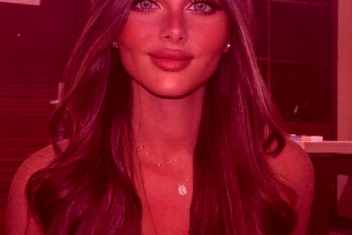 Layla, 37, a brunette dark-eyed caucasian companion based in Cheadle Heath. Offering Couples, Deep French Kissing, Fetish, Girlfriend Experience. Available f...