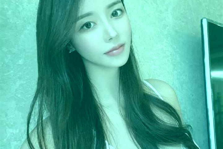 Layla, 37 — Escort in Xiongchi, China