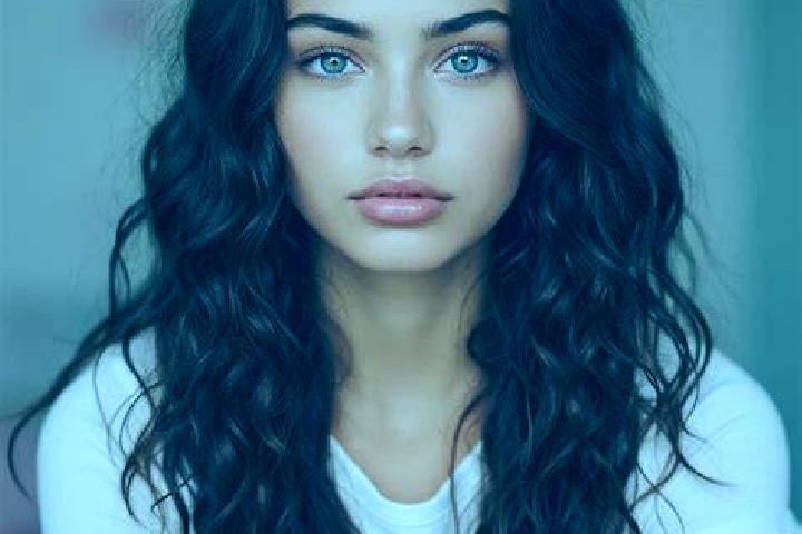 Layla, 38, a brunette amber-eyed mediterranean companion based in Gamla Stan. Offering Erotic Massage, A-Level, Striptease, CIM, Duos. Available for incall a...