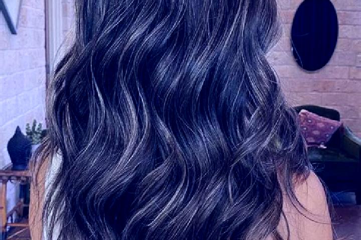 Layla, 38, a brunette grey-eyed mixed companion based in Kemajuan Tanah Sebertak. Offering Girlfriend Experience, Erotic Massage, Dinner Date. Available for ...