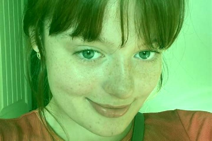 Layla, 38, a red green-eyed caucasian companion based in Limal. Offering Duos, Erotic Massage, Fetish. Available for incall and outcall, day and evening dates.