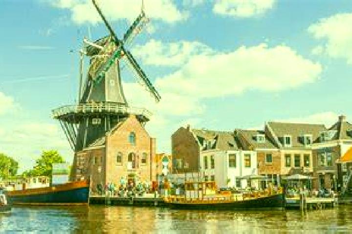 Layla, 38 — Escort in Haarlem, Netherlands