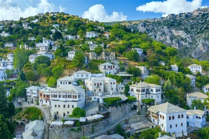 Layla, 38 — Escort in Makrinitsa, Greece