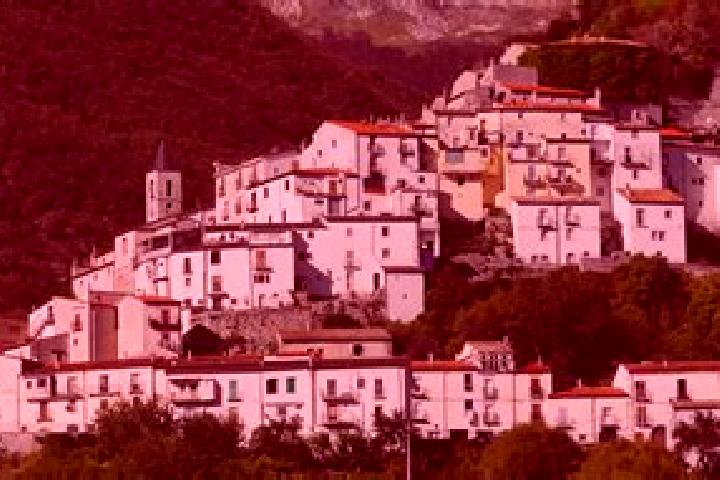 Layla, 38 — Escort in Pizzone, Italy