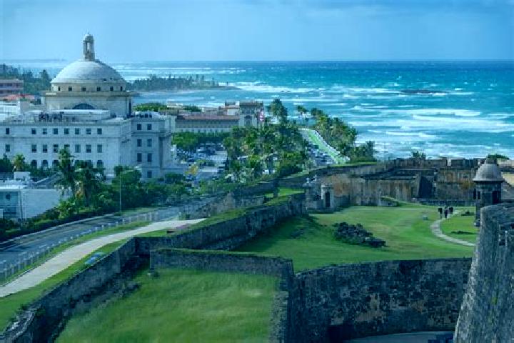 Layla, 39, a auburn grey-eyed caribbean companion based in San Juan de los Llanos. Offering Tantra, CIM, Girlfriend Experience. Available for incall and outc...