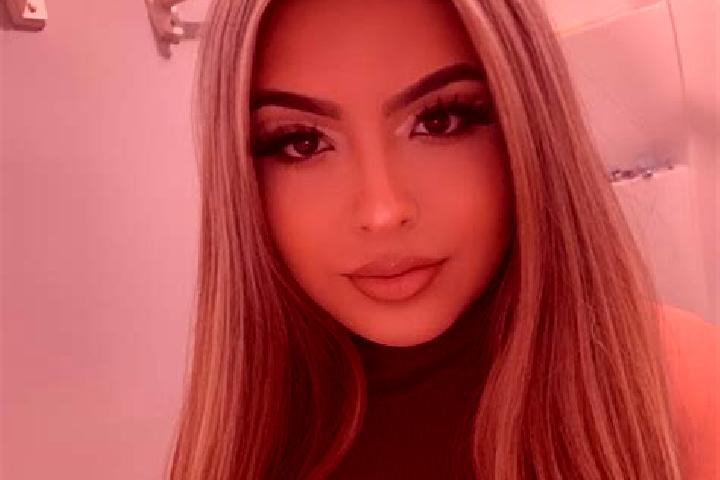 Layla, 39, a blonde amber-eyed latina companion based in Alcabon. Offering Girlfriend Experience, Erotic Massage, Couples. Available for incall and outcall, ...