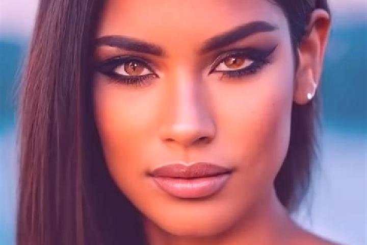 Layla, 39, a brunette amber-eyed latina companion based in Kaisalun. Offering Travel Companion, Massage, Duos, Roleplay. Available for incall and outcall, ov...
