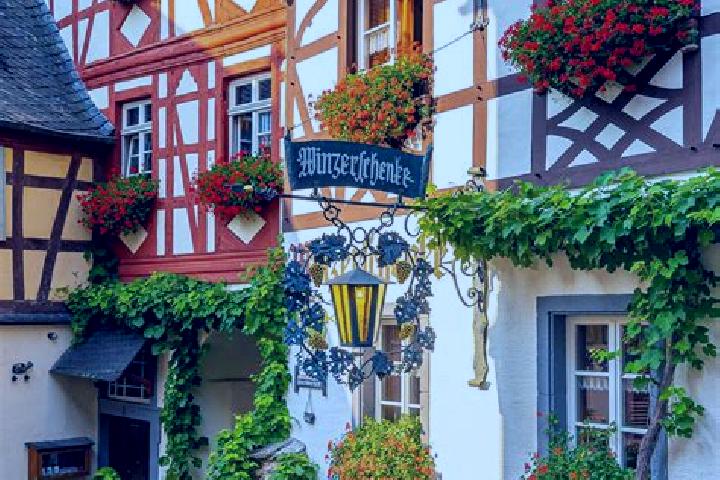 Layla, 39 — Escort in Niederdurenbach, Germany