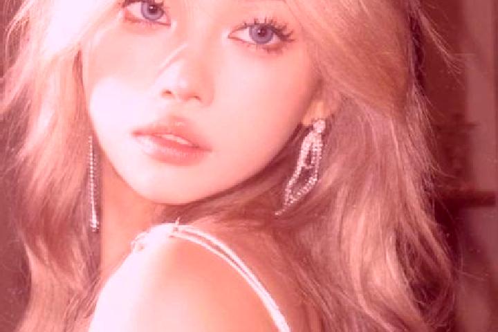 Lillian, 20, a blonde blue-eyed asian companion based in Duesseldorf. Offering 69, Tantra, A-Level. Available for incall and outcall, day and evening dates.