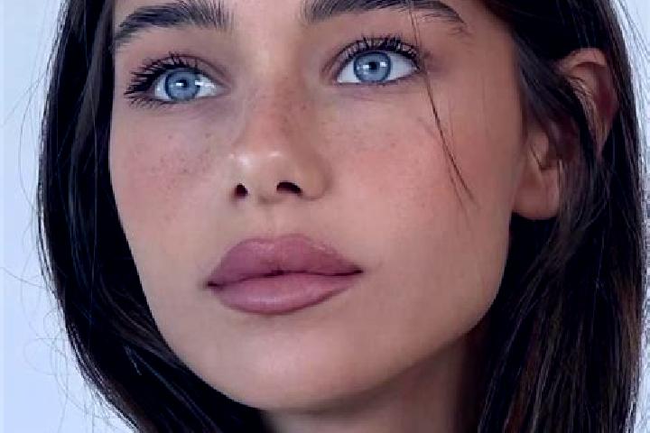Lillian, 20, a brunette dark-eyed caucasian companion based in Loza de los Padres. Offering A-Level, Dinner Date, 69. Available for incall and outcall, day a...