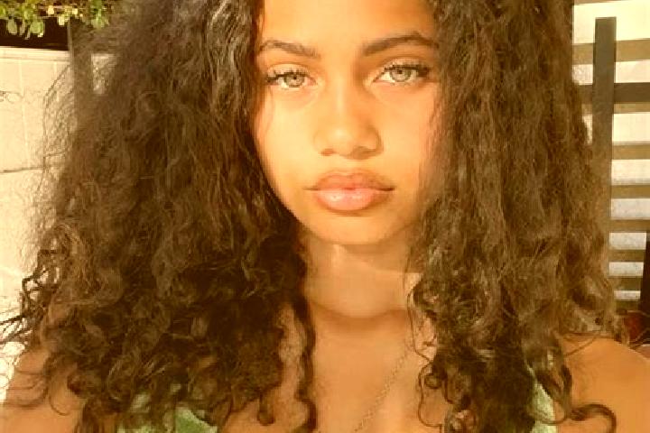 Lillian, 20, a red green-eyed mixed companion based in Calderas. Offering 69, Erotic Massage. Available for incall and outcall, day and evening dates.